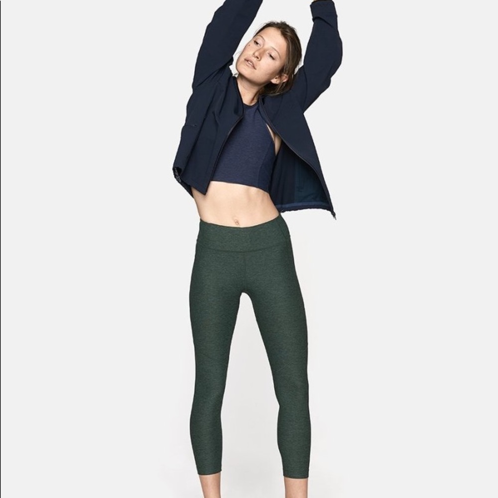 Outdoor voices 3/4 hunter green leggings